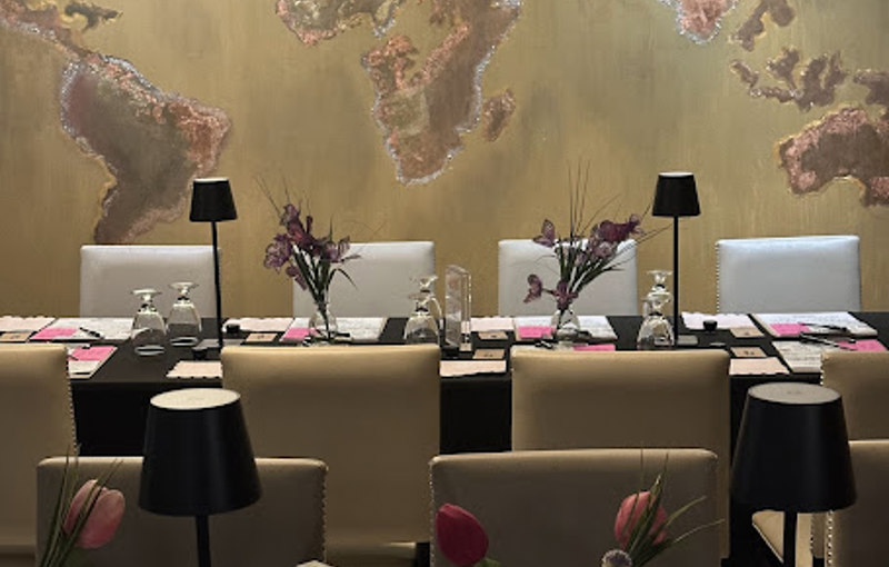 Atlas (The Roslyn Hotel)