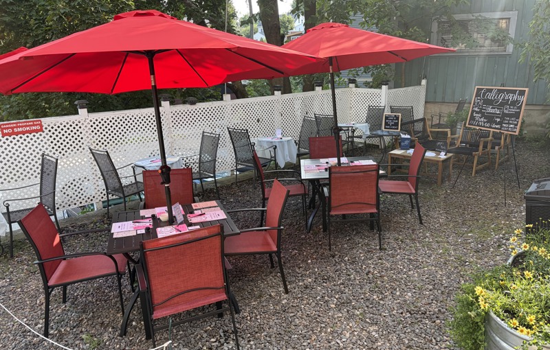June's Cafe