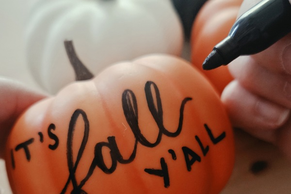 Modern Calligraphy & Pumpkin Lettering at The Lazy Girl Book Club