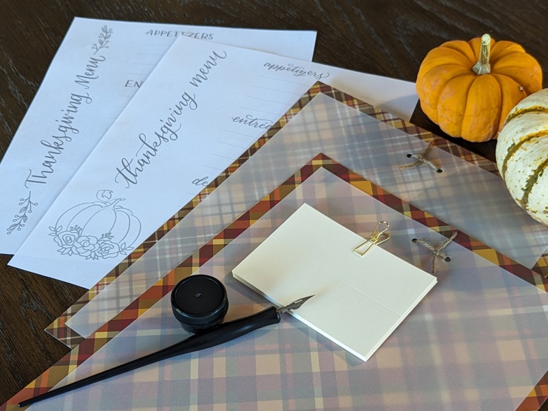 Thanksgiving place cards and menus.jpg